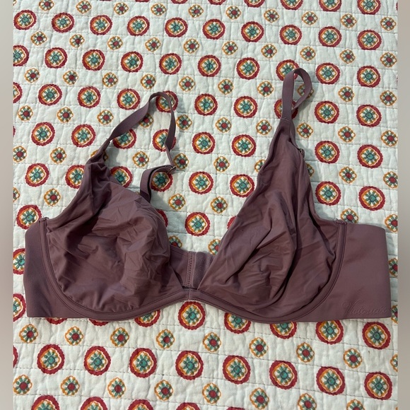 EUC Victoria’s Secret 36C Incredible Bra Unlined Plunge Muave Purple - Picture 1 of 4